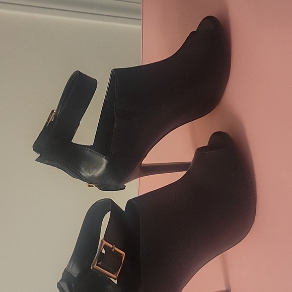 Open toe heel booties - Picture 2 of 4